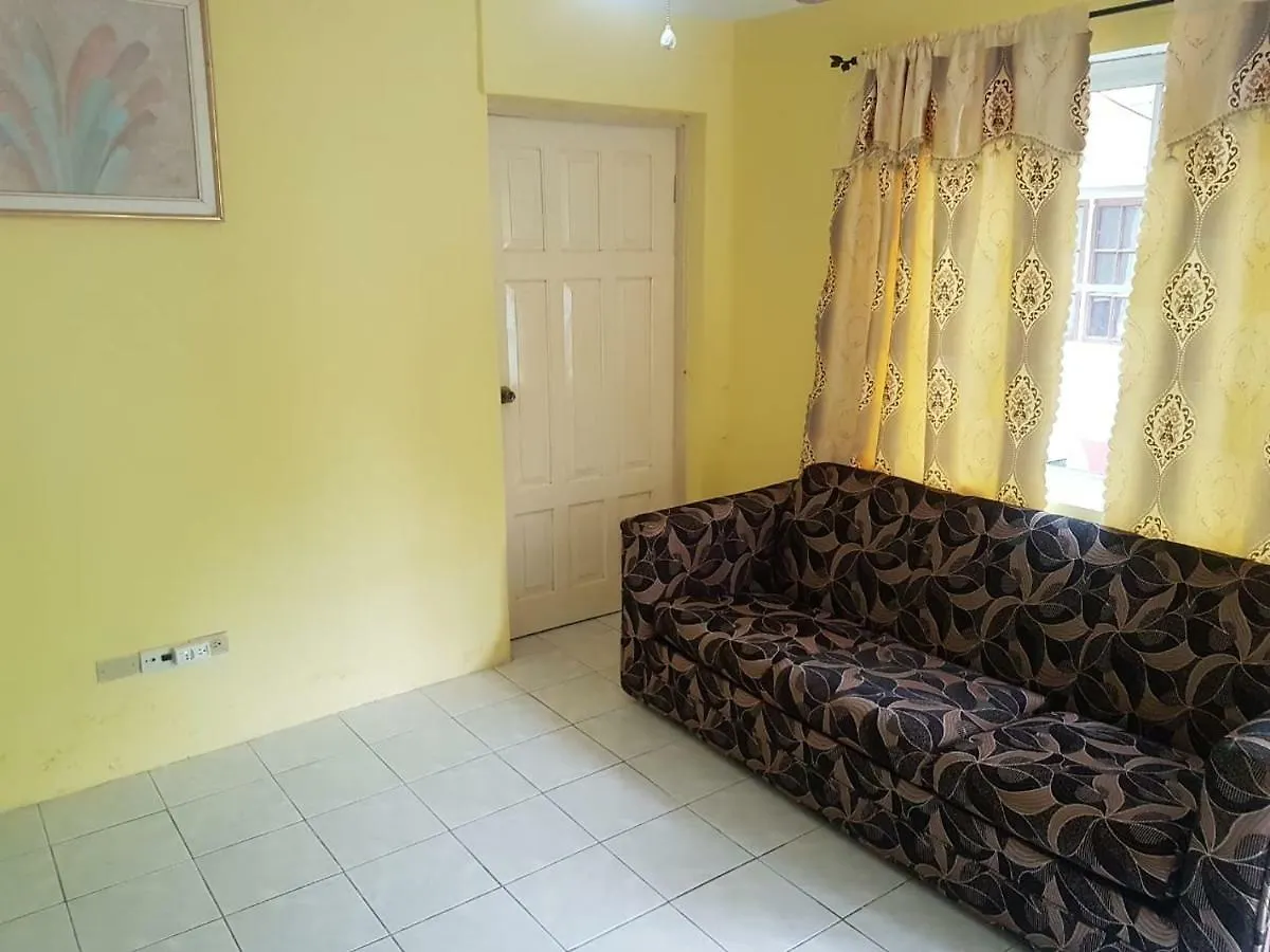 Almond Tree Apartments 네그릴